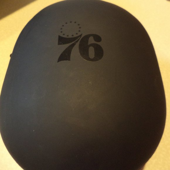 76 Zippered Black Box - Egg Shaped - Great Condition. - Picture 1 of 6